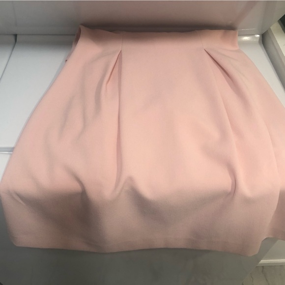 Pink sleeveless dress , Vince Camuto , Eye catching bow in back.  Very pretty - Picture 3 of 5